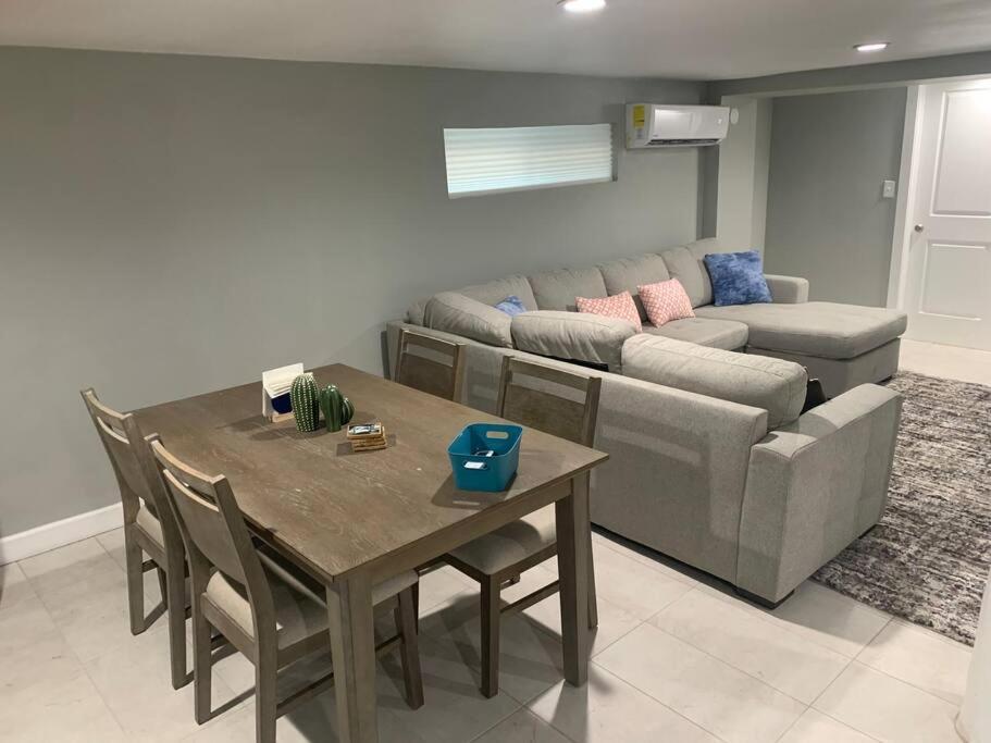 Stylish Basement Studio In Central El Paso - Very Spacious Extérieur photo